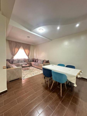 Élégant Appartement 2 Chambres avec Piscine et Climatisation à Guéliz